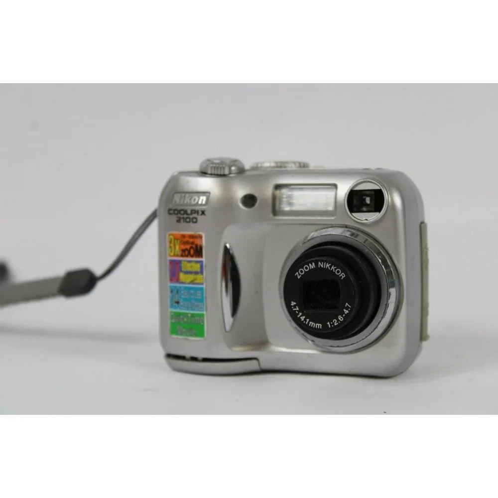 Nikon COOLPIX 2100 2.0MP Digital Camera Silver Retro Vintage Tested & Working